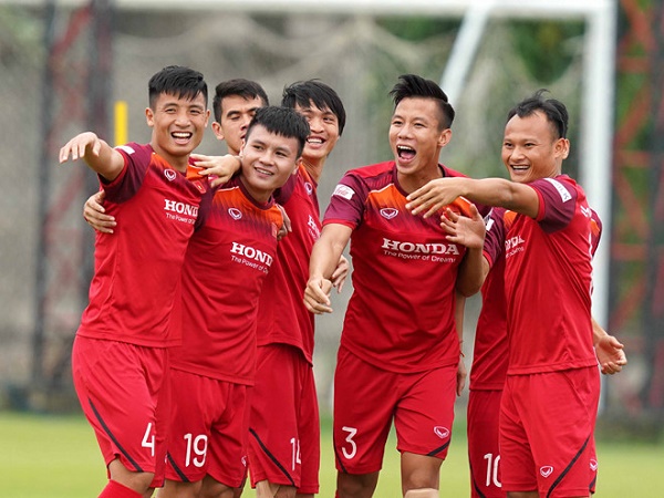 Tuyển Việt Nam ‘chơi bài ngửa’ đấu Thái Lan vòng loại World Cup