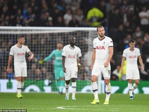 Jamie Carragher dự đoán tiêu cực về Tottenham