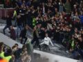 Bóng đá QT trưa 1/10: CĐV West Ham và Rapid Vienna đẩu đả