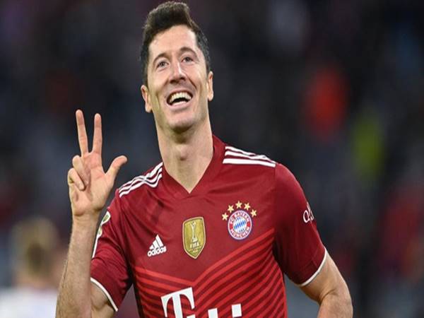 Tin bóng đá trưa 15/10: Bayern làm rõ vấn đề của Lewandowski