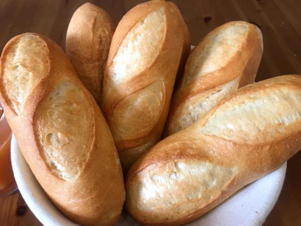 Bánh mì bao nhiêu calo? Ăn bánh mì có béo, có tăng cân không?