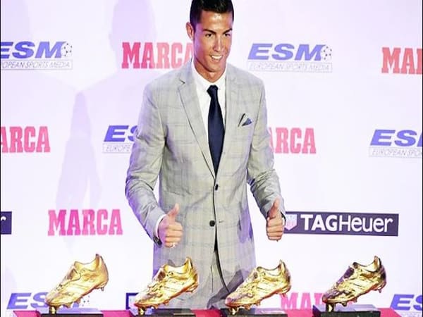 Ronaldo đã đạt bao nhiêu danh hiệu chiếc giày vàng