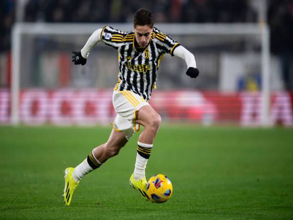 Tin Juventus 29/2: Juve đã đúng khi giữ lại Kenan Yildiz