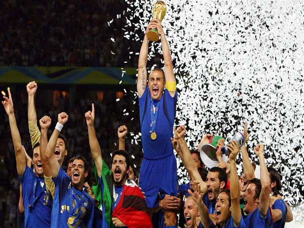 Thủ môn trong đội hình Ý World Cup 2006  là ai?