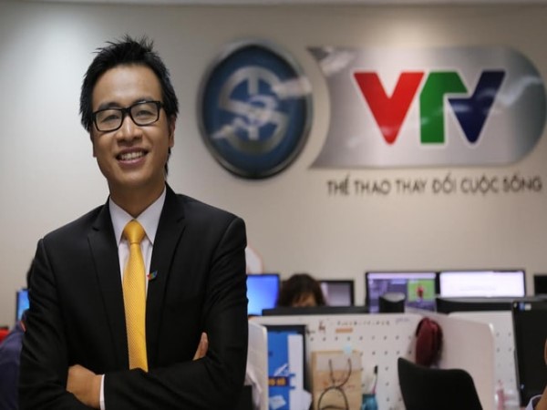 Bình luận viên bóng đá Tạ Biên Cương: Giọng thép cảm xúc