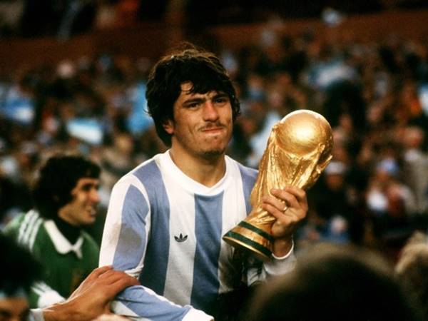 Những hậu vệ Argentina được giới chuyên môn khen ngợi