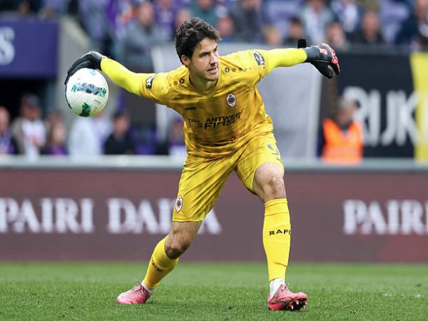 Tin MU: Thủ môn Senne Lammens có đủ sức kế thừa De Gea?
