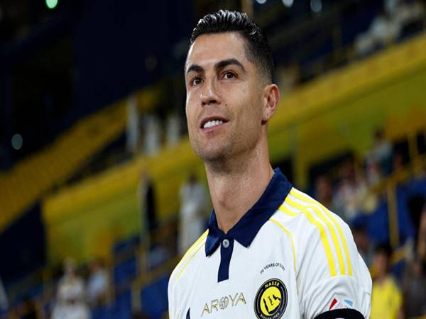 Tìm hiểu mức lương Ronaldo hiện tại và tại các CLB khác